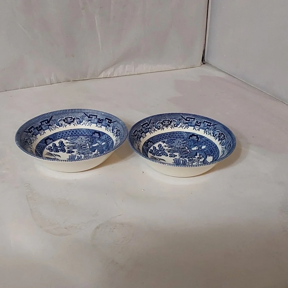 BLUE WILLOW‎ CHURCHILL MADE IN ENGLAND  2 DESSERT/ Fruits BOWL